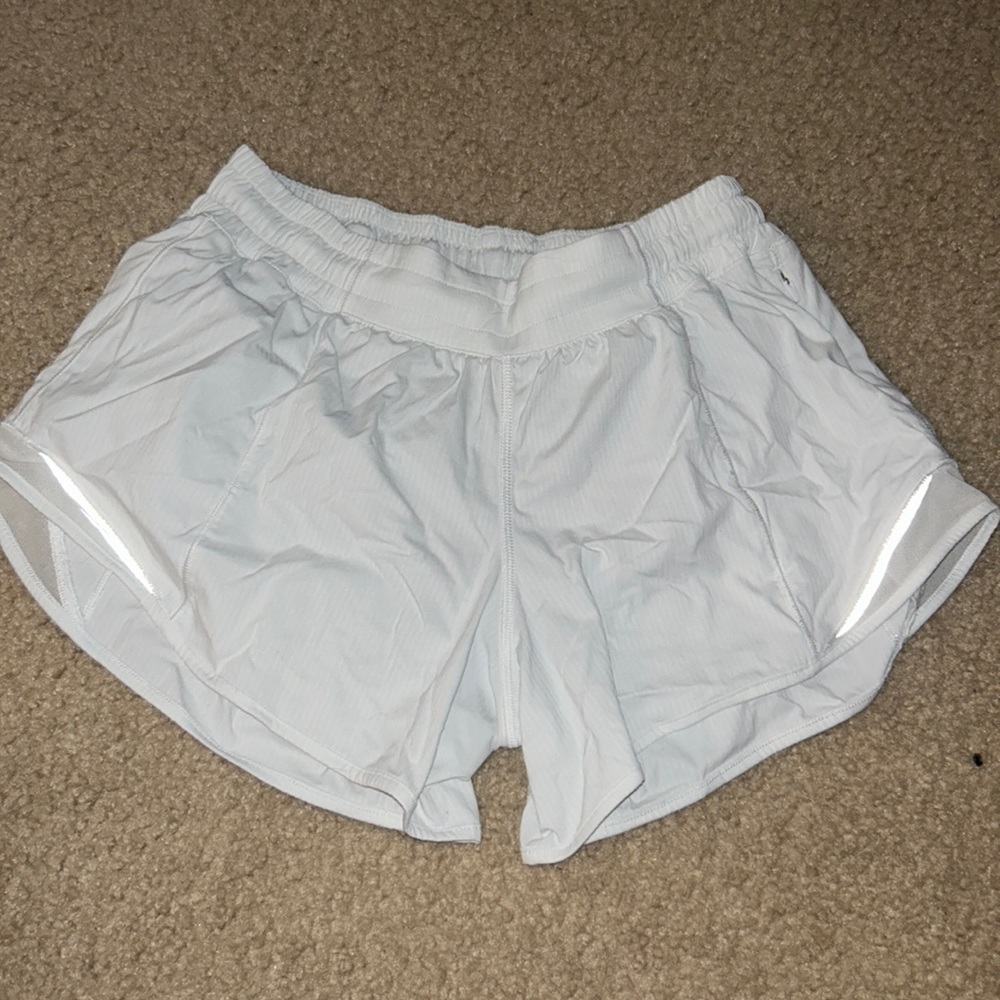 Lululemon low-rise hotty hot size 6 tall